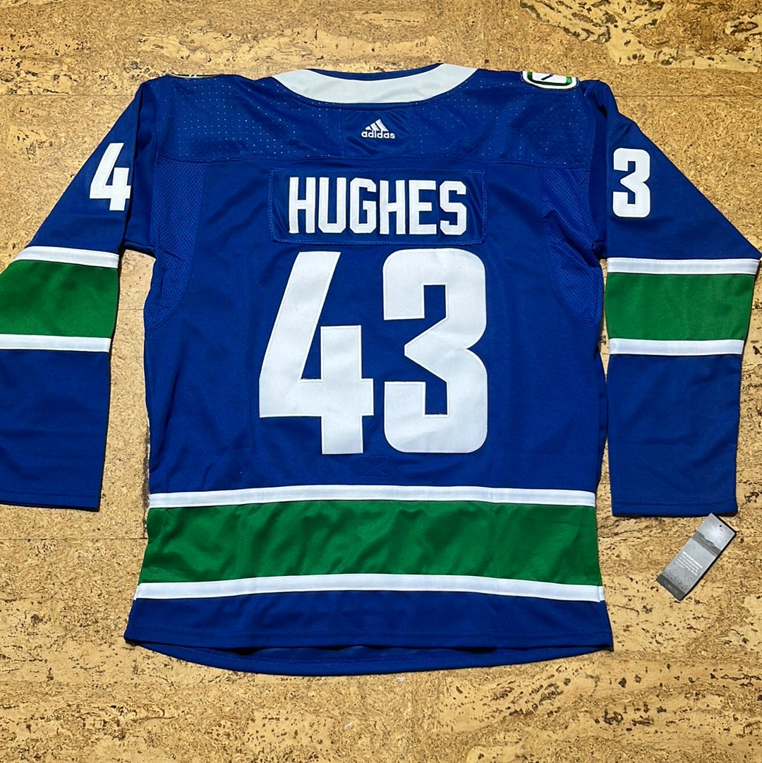 Quinn Hugues reverse Retro 2.0
