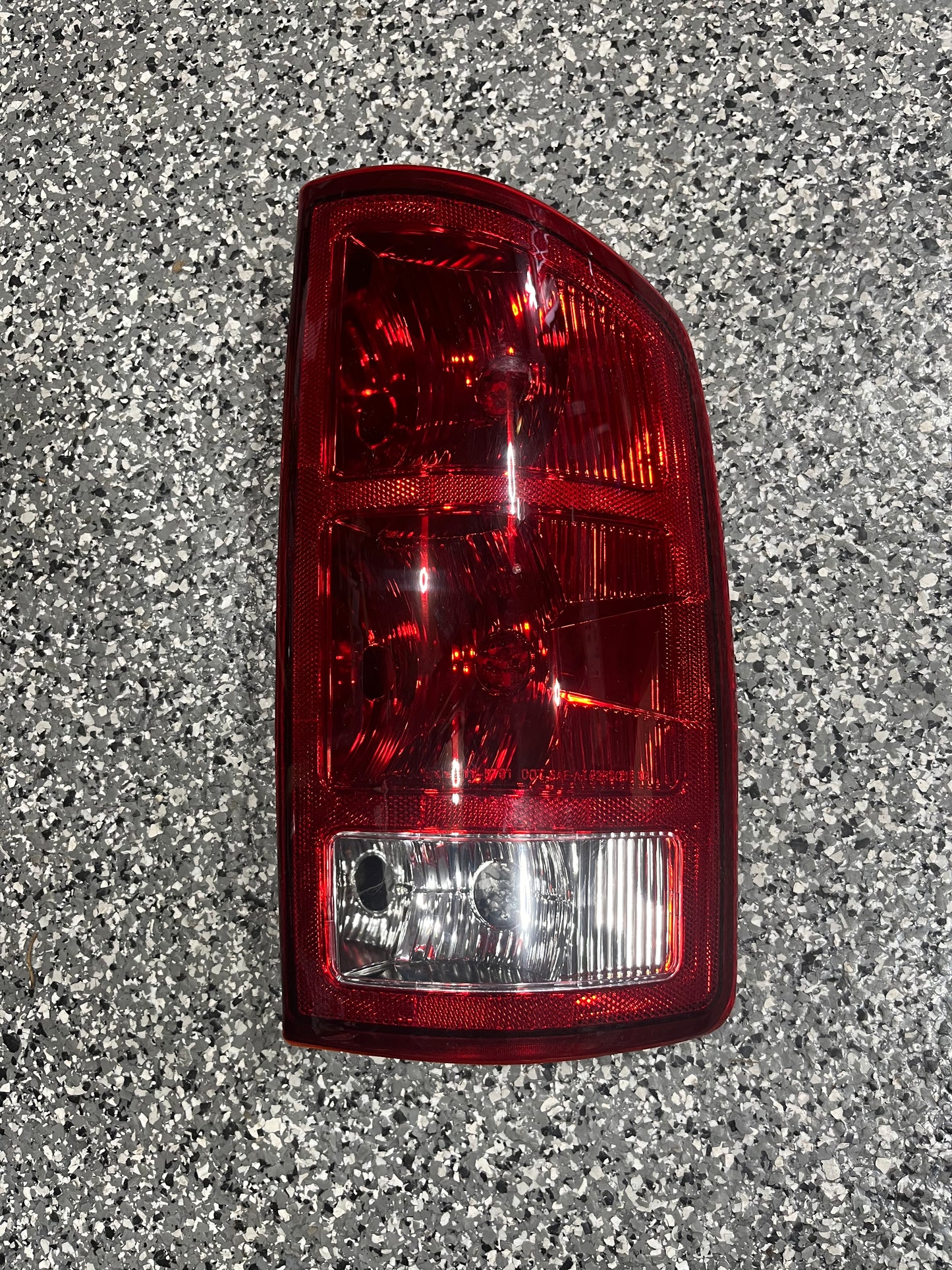 Taillight droite Ram 02-06