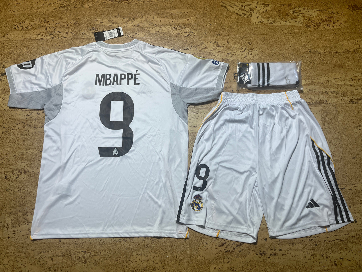 Kylian Mbappé blanc