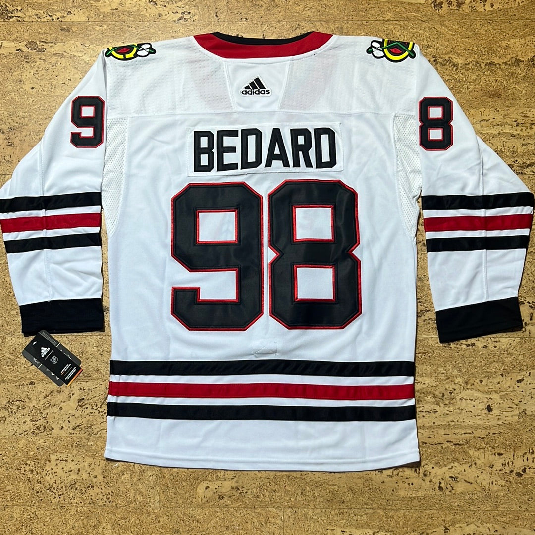 Connor Bedard blanc