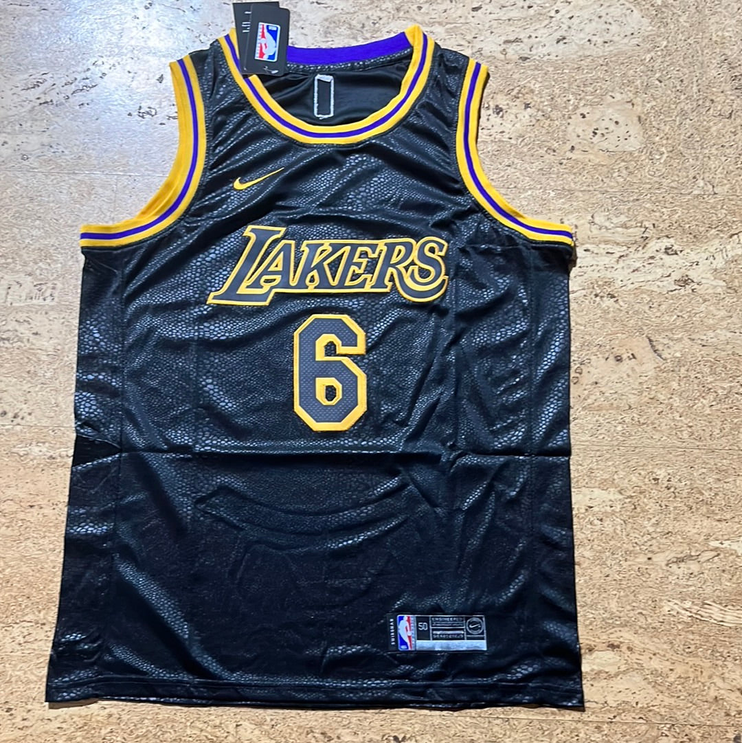 Lebron James noir