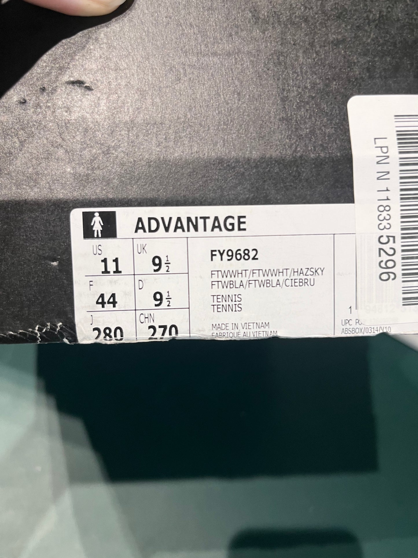 Advantage white/blue