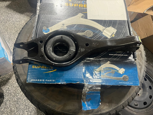 Mevotech Rear Lower Suspension Control Arm CMS90198