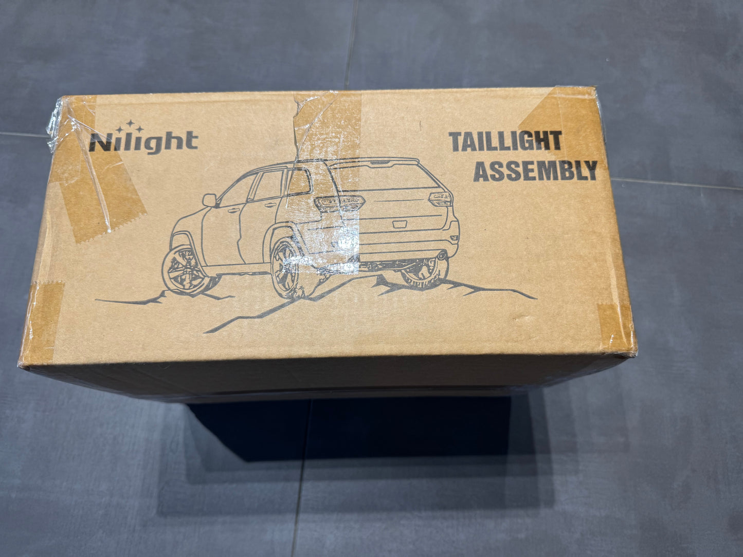 Grand Cherokee 14-21 right inner tail light