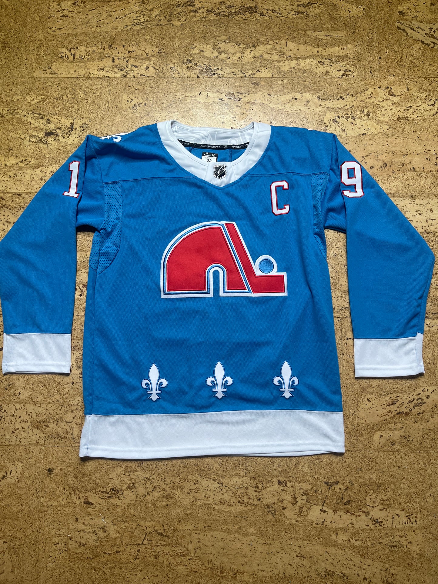 Joe Sakic bleu