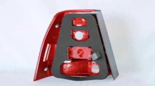 Jetta 2004-2005 passenger tail light