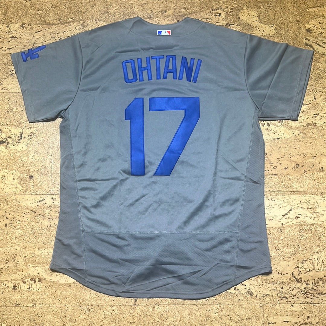 Shohei Ohtani gris/rouge