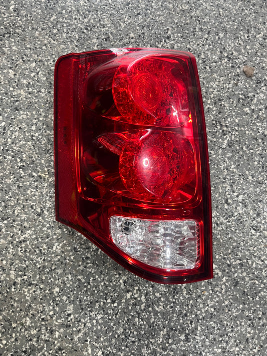 Taillight driver gauche Grand Caravan