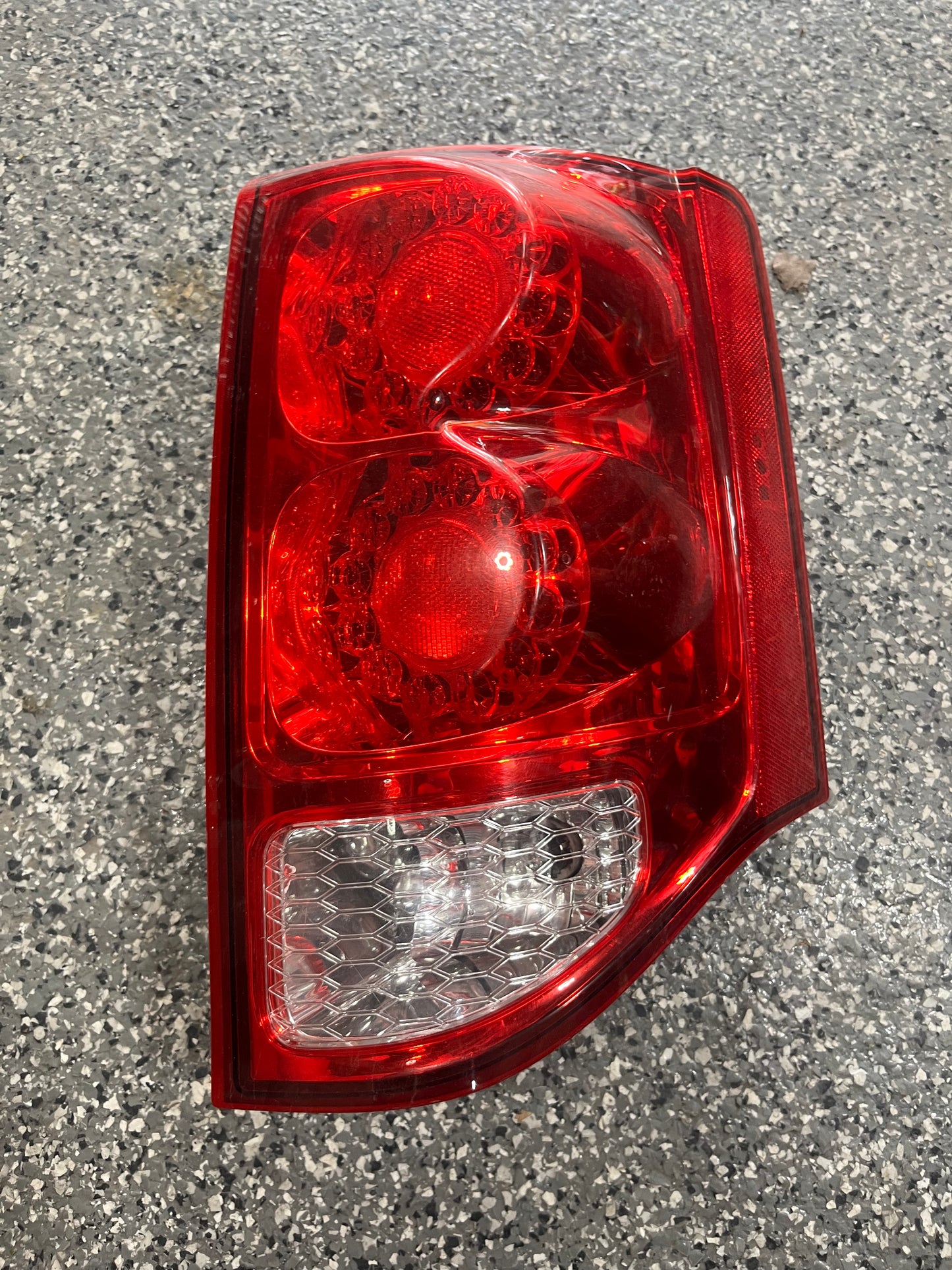 Taillight passenger droite Grand Caravan