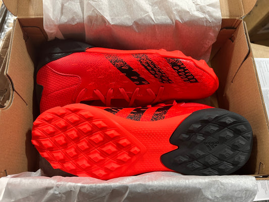 Predator Freak .3 Turf Red