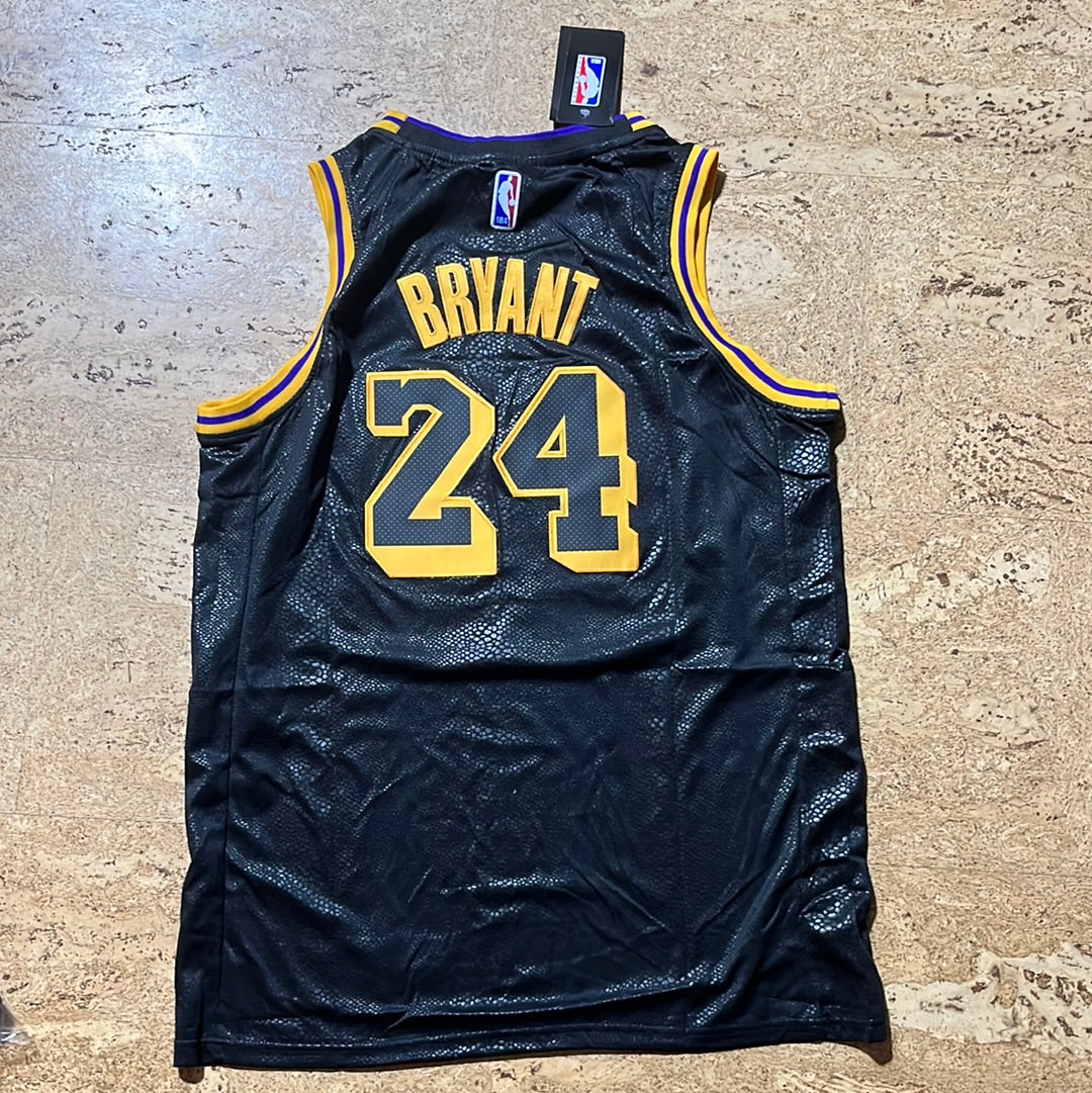 Kobe Bryant noir 24