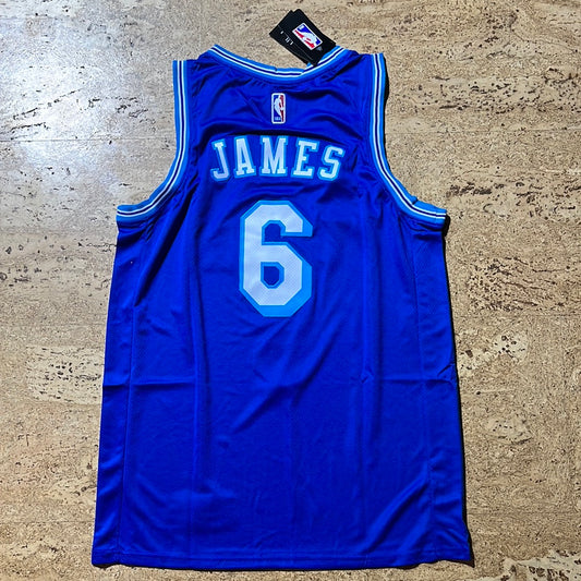 Lebron James bleu